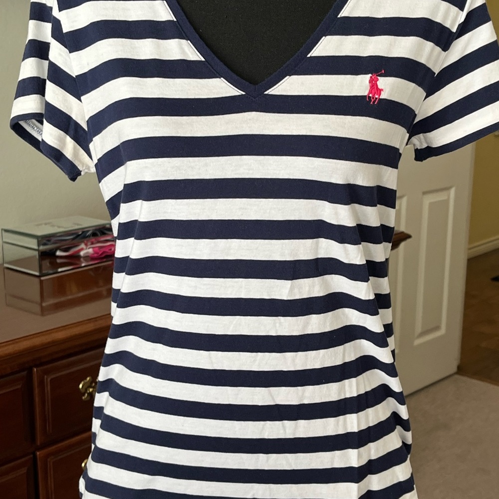 POLO RALPH LAUREN TEESHIRT TOP MEDIUM. Nave and white excellent condition